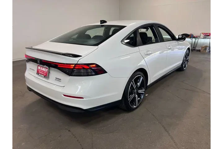 $31482 : Honda Accord Hybrid 2025 Spo image 3