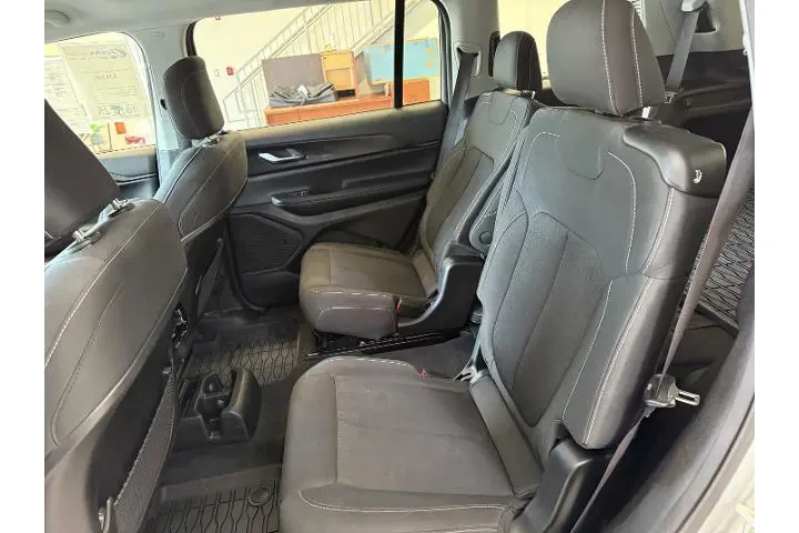 $31500 : Jeep Grand Cherokee L 2024 4 image 10