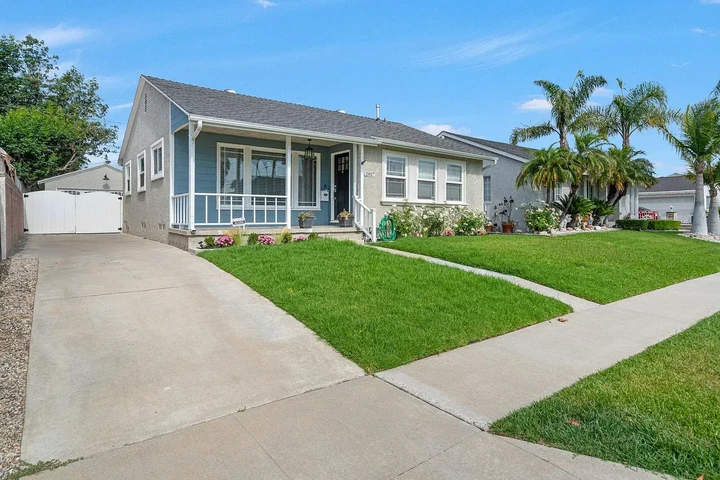 $3000 : Casa en Renta 3Rec 2Banos image 2