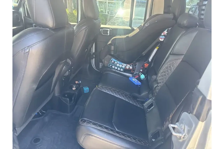 $29994 : Jeep Gladiator 2022 4x4 High image 6