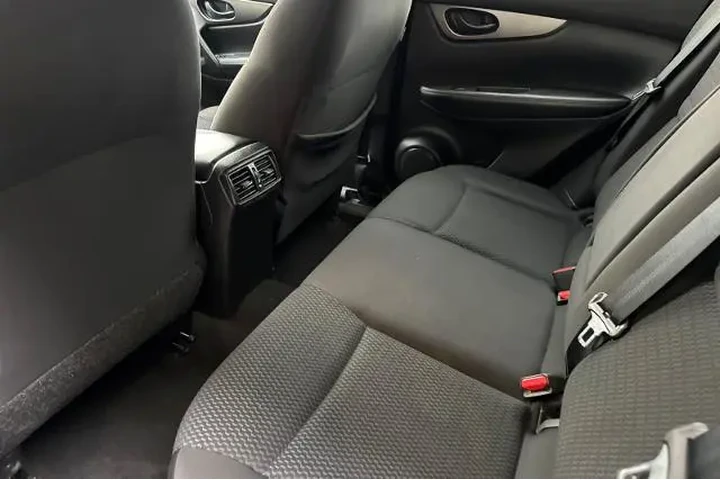 $16811 : Nissan Rogue Sport 2020 S 4d image 9