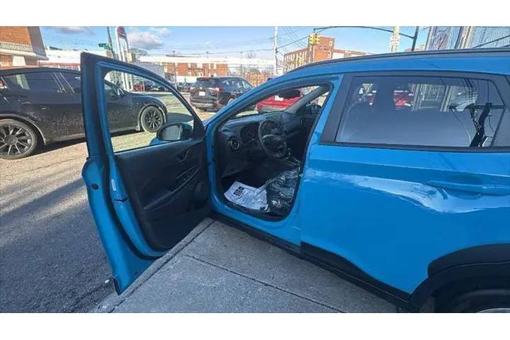 $18149 : Hyundai KONA 2023 AWD SEL 4d image 10