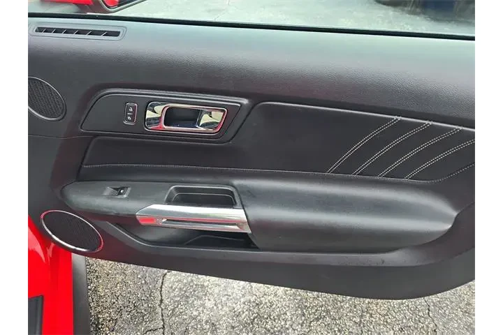 $13990 : Ford Mustang 2017 EcoBoost P image 9