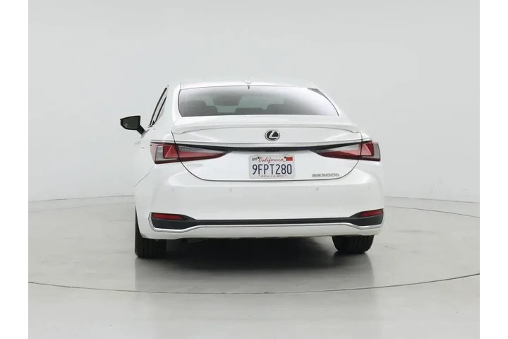$31998 : Lexus ES 300h 2023 Luxury 4d image 6