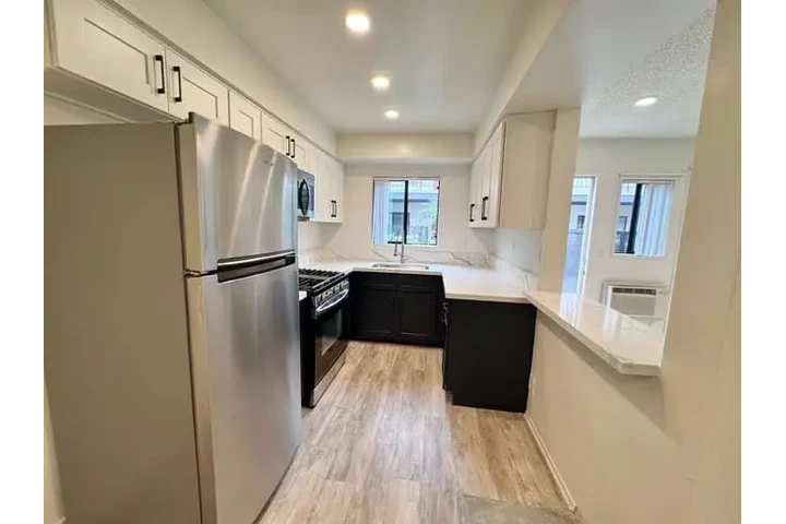 $1100 : Apartamento elegante en LA image 5