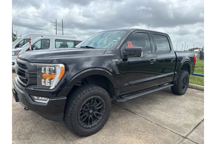 $29897 : Ford F-150 2021 4x4 XL 4dr S image 1