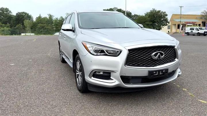 $23499 : Used 2018 QX60 AWD for sale i image 2