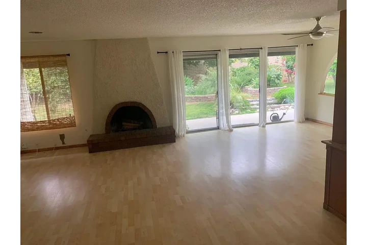 $1275 : 3 Recamaras 2 Baños image 2