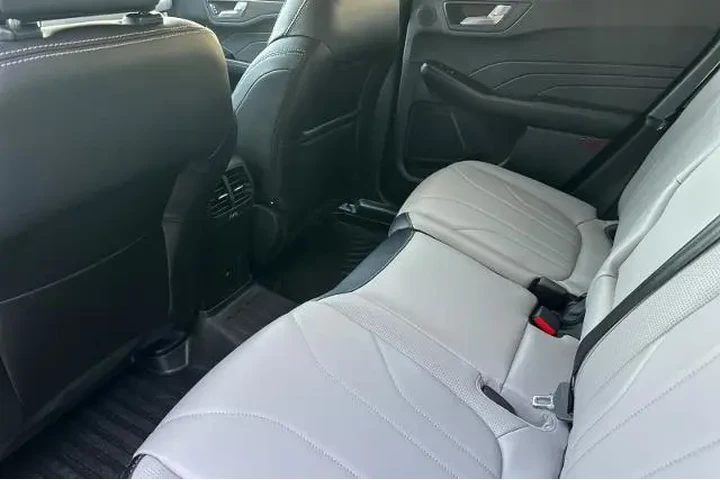 $28995 : Ford Escape Plug-In Hybrid 2 image 4