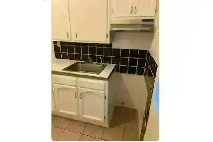 $1145 : L.A. FIGUEROA/ IMPERIAL  APTO image 7