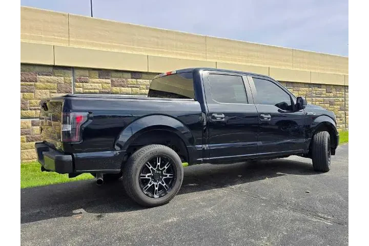 $23411 : Ford F-150 2018 4x4 Lariat 4 image 9