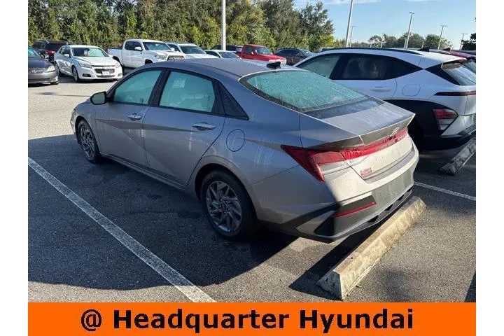 $19852 : Hyundai ELANTRA 2024 SEL 4dr image 4