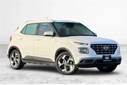 $19990 : Hyundai VENUE 2025 SEL 4dr C thumbnail