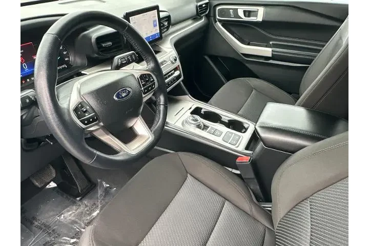 $29990 : Ford Explorer 2023 XLT 4dr S image 10