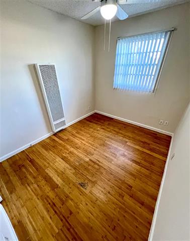 $1400 : Beautiful 1bed 1bath in 90005 image 9