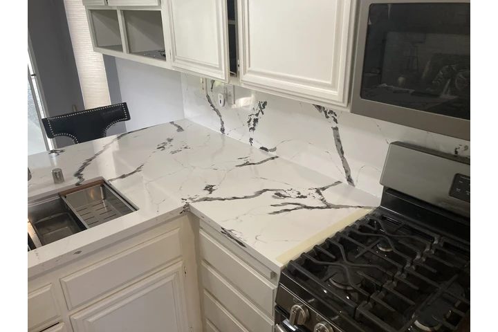 Quartz countertop image 9