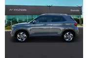 $20991 : Hyundai VENUE 2025 SEL 4dr C thumbnail