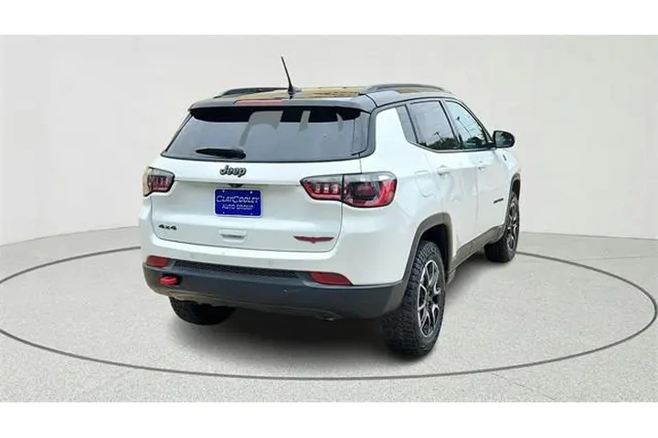 $24975 : Jeep Compass 2024 4x4 Trailh image 3