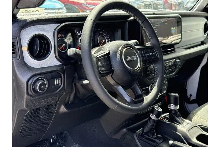 $34135 : Jeep Wrangler 2025 4x4 Sport image 9