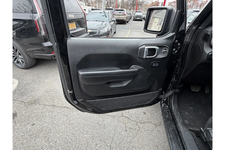 $20990 : Jeep Wrangler Unlimited 2020 image 9