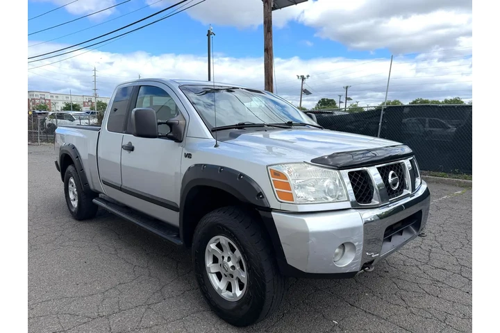 $8495 : 2004 Titan LE King Cab 4WD image 8
