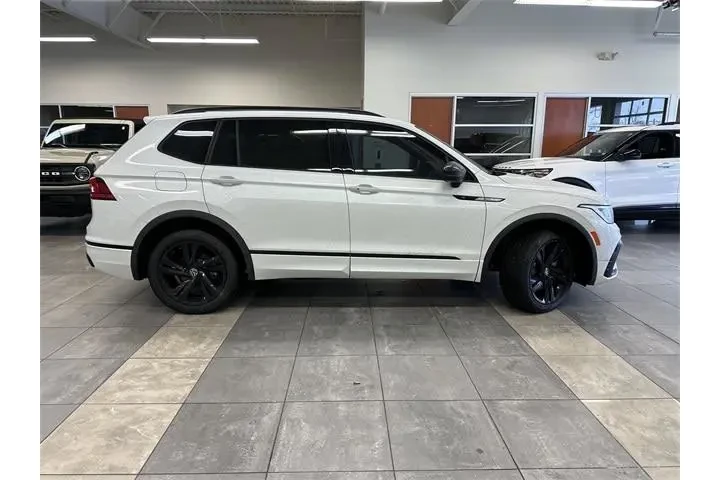 $29500 : Volkswagen Tiguan 2024 SE R- image 10