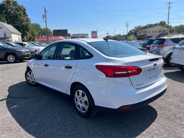 $8990 : 2017 Focus image 4