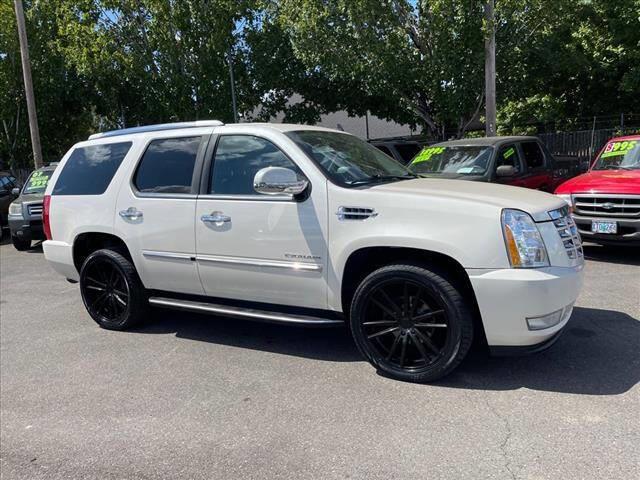 $10995 : 2010 Escalade Luxury image 1