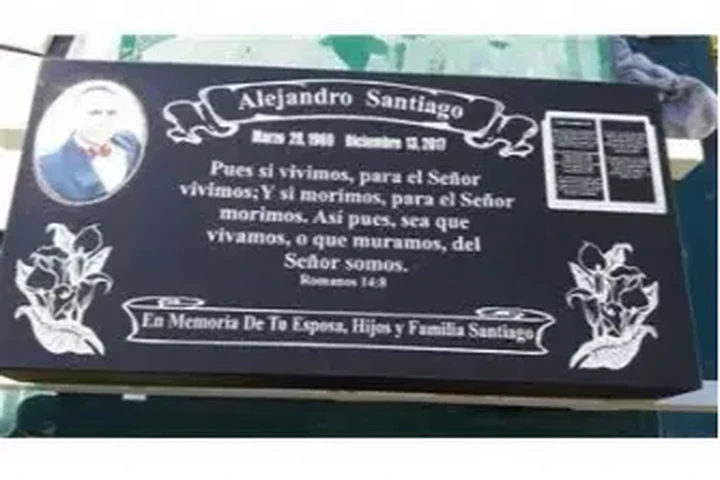 LAPIDAS- TOMBSTONES image 1