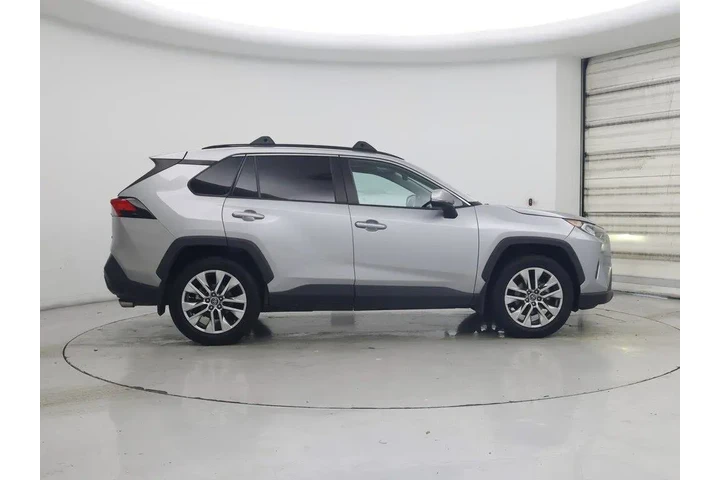 $23998 : Toyota RAV4 2019 XLE Premium image 7