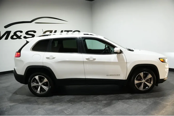 $13341 : 2020 Cherokee image 6