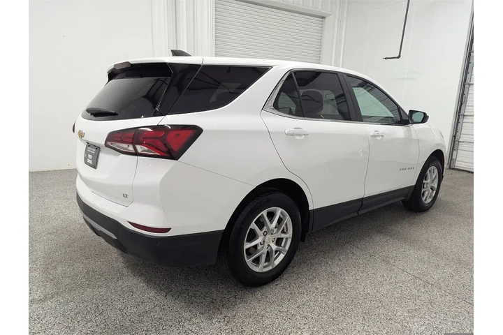 $23497 : Chevrolet Equinox 2024 LT 4d image 3