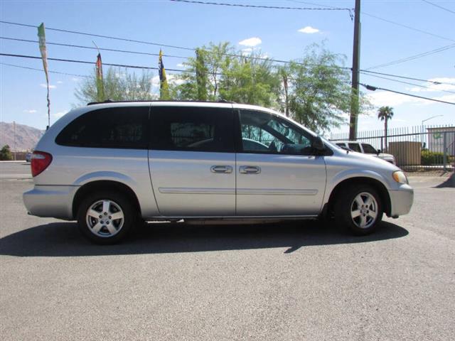 $5995 : 2005 Grand Caravan SXT image 4