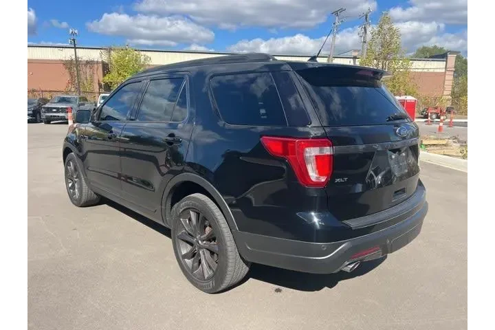 $13789 : Ford Explorer 2018 AWD XLT 4 image 7