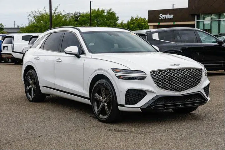 $39991 : Genesis GV70 2023 AWD 2.5T S image 6