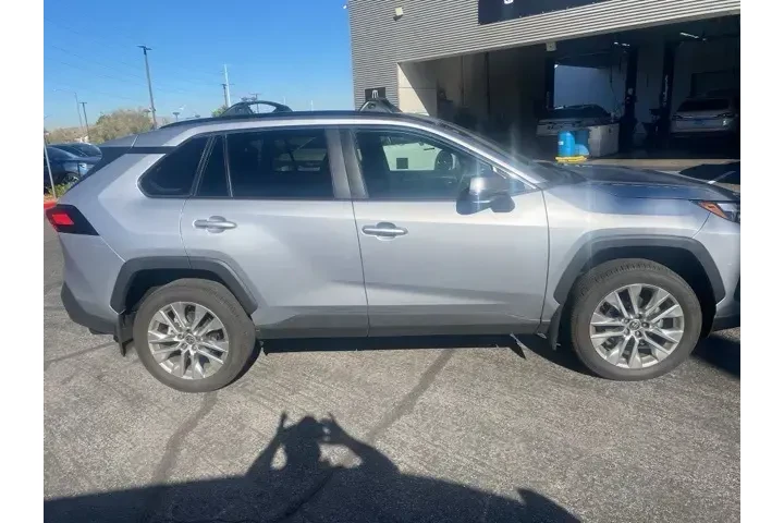 $32888 : Toyota RAV4 2025 XLE Premium image 4