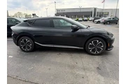 $28766 : Kia EV6 2024 AWD Wind 4dr Cr thumbnail