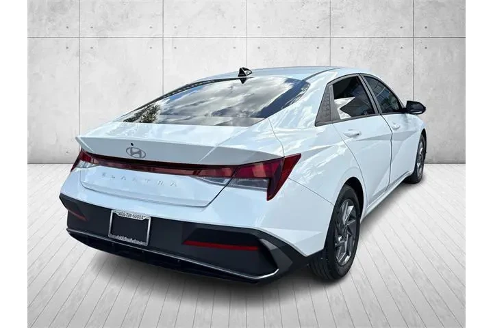 $18985 : Hyundai ELANTRA 2024 SEL 4dr image 5