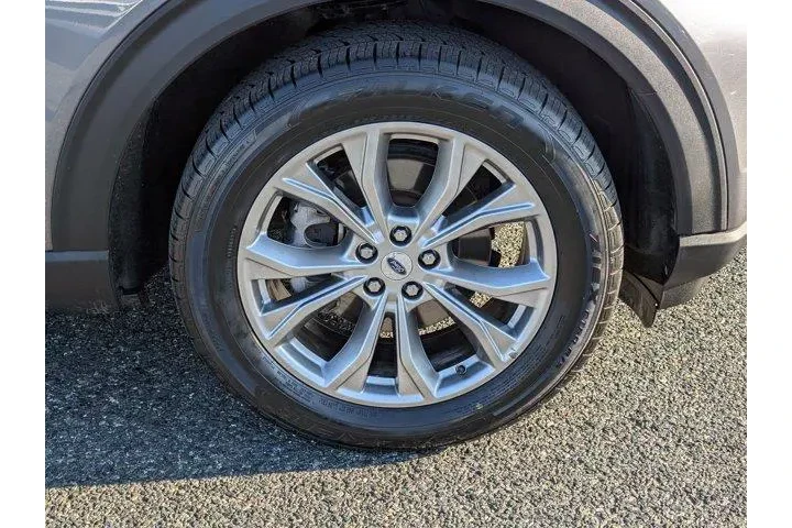 $27949 : Ford Explorer 2022 AWD XLT 4 image 9