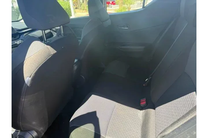 $14376 : Toyota C-HR 2020 LE 4dr Cros image 3