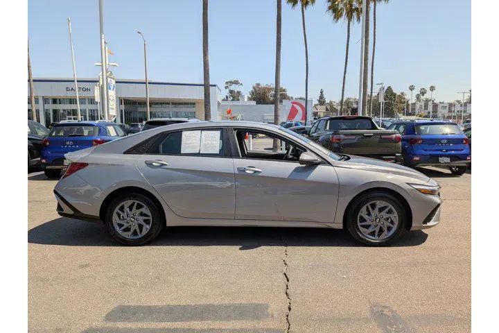 $23477 : Hyundai ELANTRA Hybrid 2025 image 5