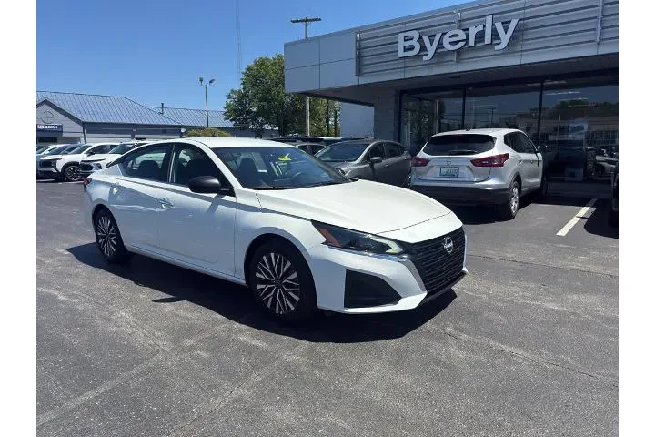 $23995 : Nissan Altima 2025 2.5 SV 4d image 2