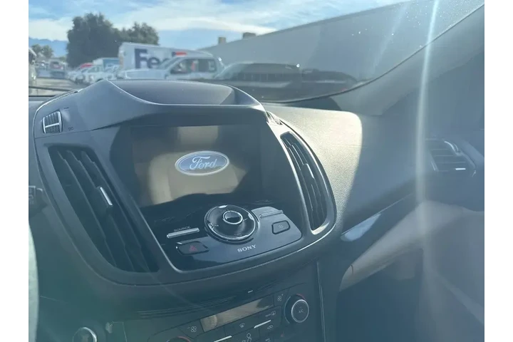 $14000 : Ford Escape 2019 Titanium 4d image 7