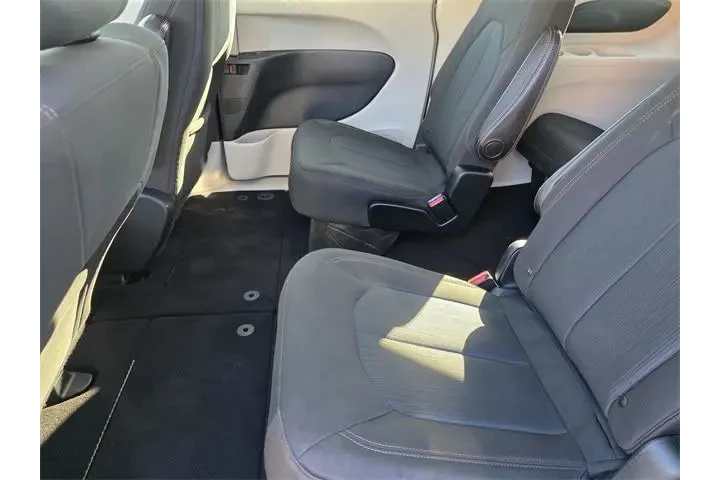 $17988 : Chrysler Pacifica 2020 Touri image 9