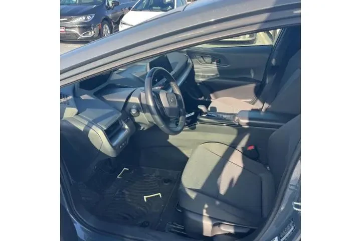 $27995 : Toyota Prius 2024 LE 4dr Hat image 6