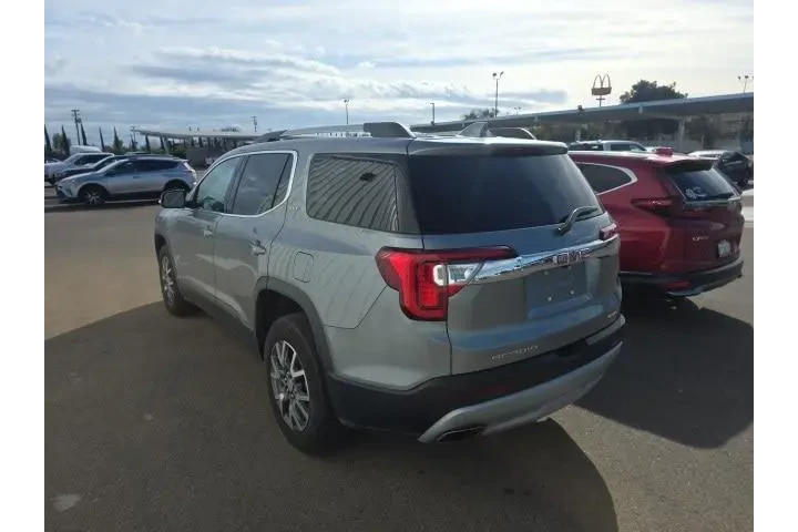 $23900 : GMC Acadia 2023 4x4 SLT 4dr image 4