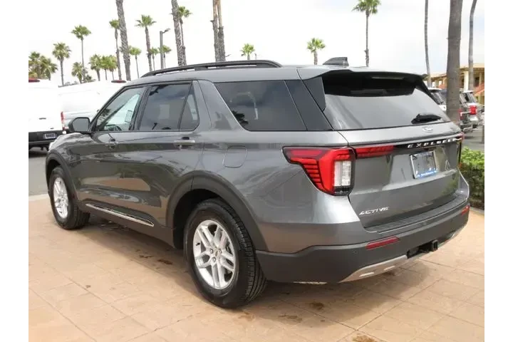 $34999 : Ford Explorer 2025 Active 4d image 2
