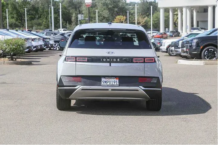 $25892 : Hyundai IONIQ 5 2024 SEL 4dr image 4