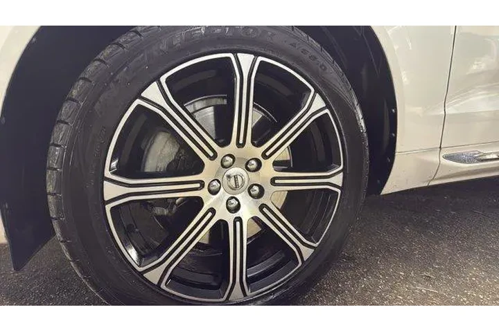 $19851 : Volvo XC60 2018 AWD T6 Inscr image 9