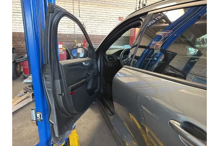 $22797 : Ford Escape 2025 ST-Line 4dr image 8